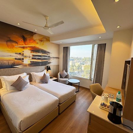 Tulip Inn Zirakpur Exteriér fotografie