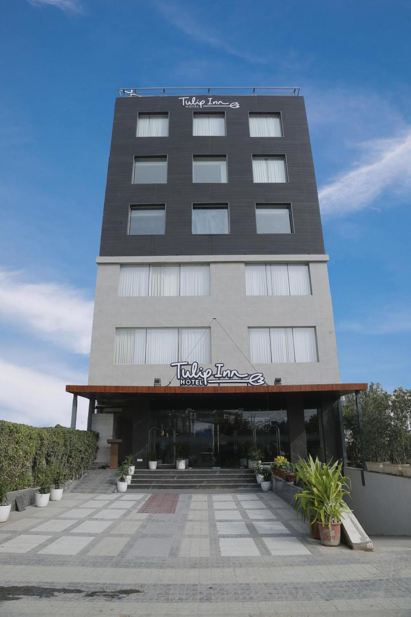 Tulip Inn Zirakpur Exteriér fotografie