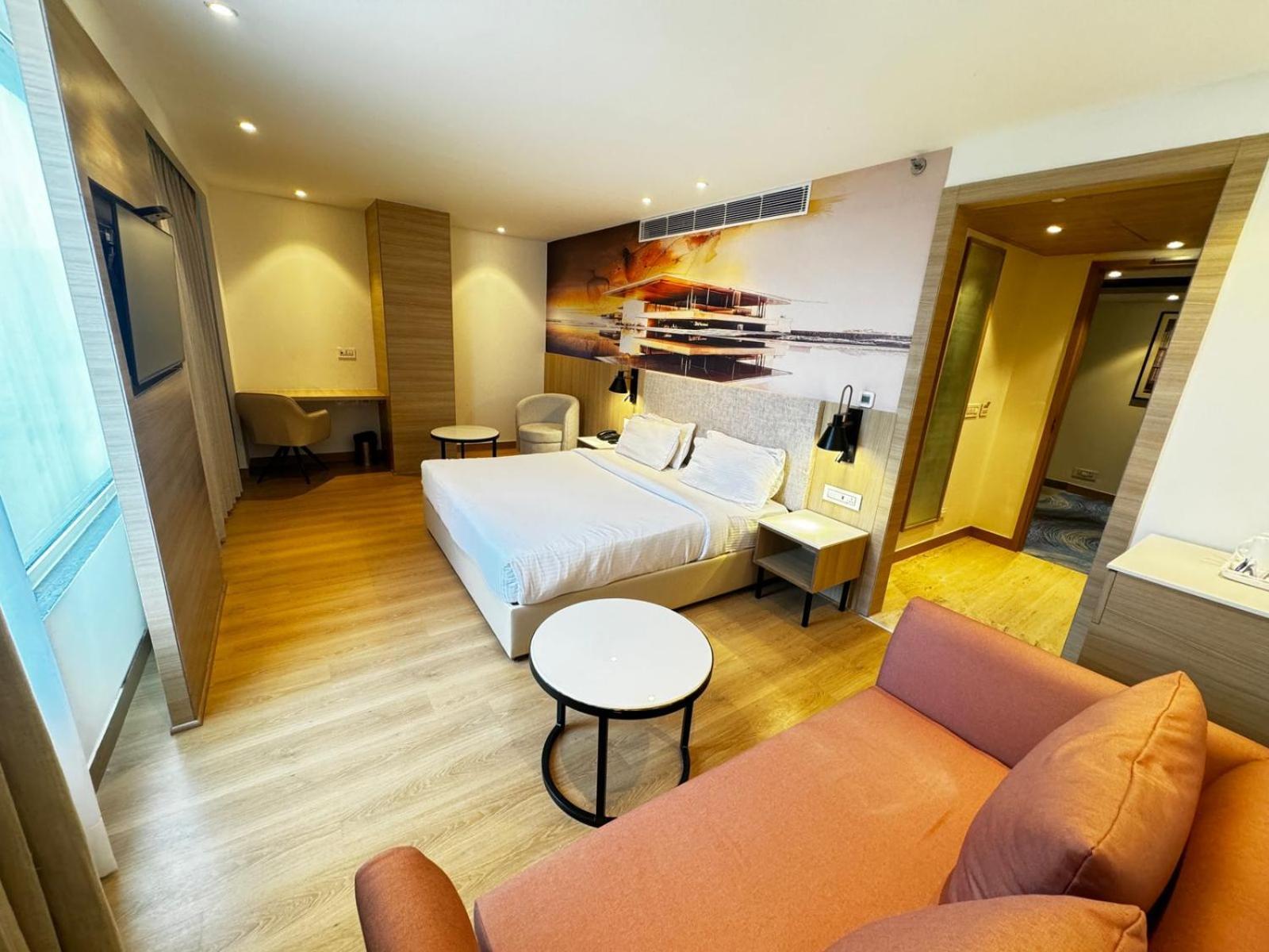 Tulip Inn Zirakpur Exteriér fotografie