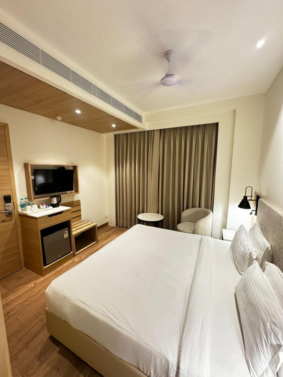 Tulip Inn Zirakpur Exteriér fotografie