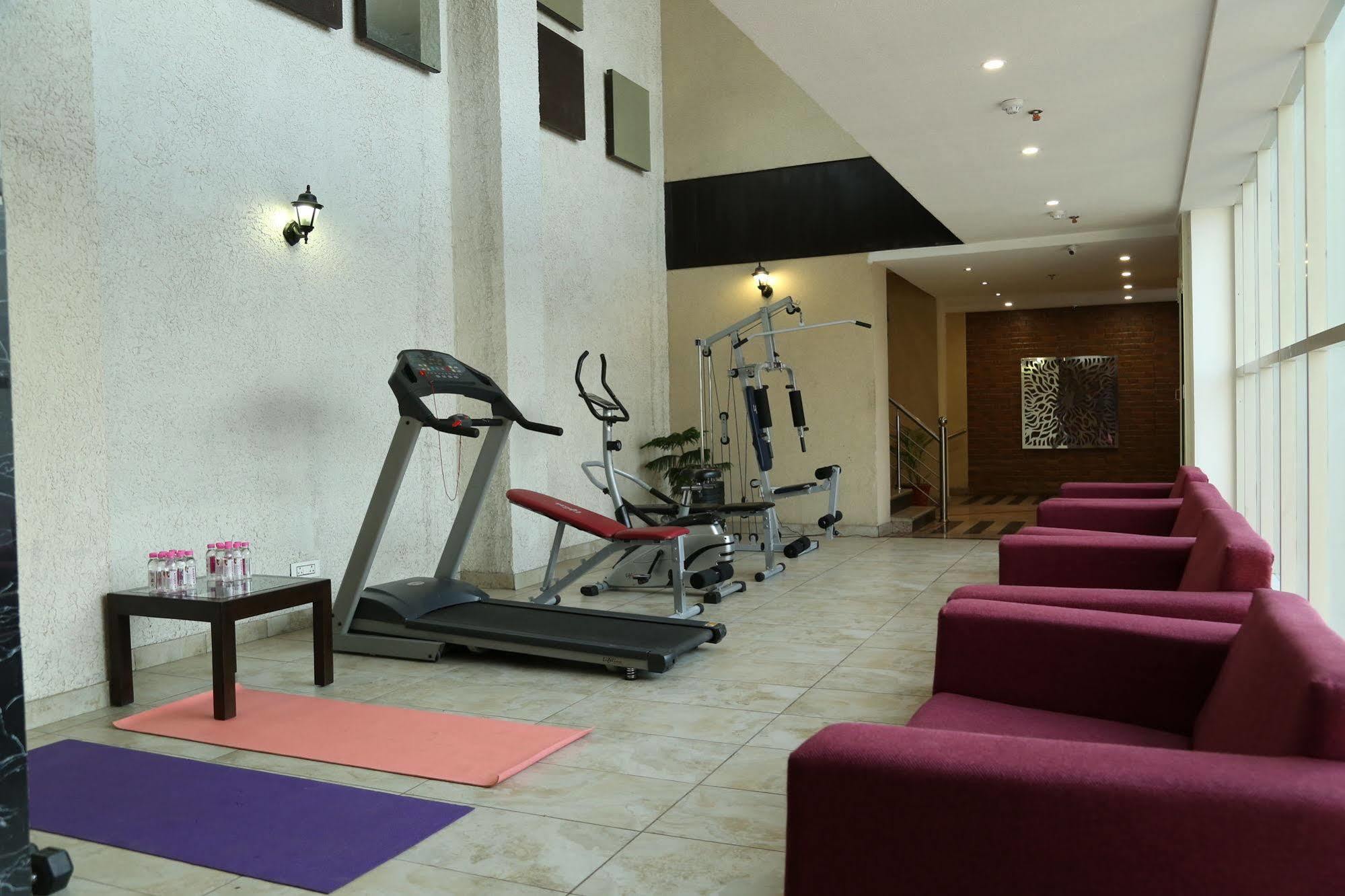 Tulip Inn Zirakpur Exteriér fotografie